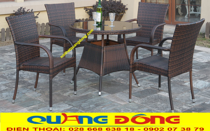 B&agrave;n ghế m&acirc;y nhựa QD-2039 đan kiểu đan m&acirc;y nhựa l&oacute;ng mốt, m&agrave;u n&acirc;u, b&agrave;n ghế đẹp, sang trọng.