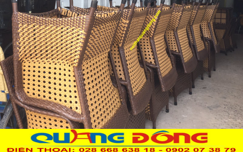 Ghê mây nhựa|Ghế nhựa giả mây QD-267 Ghế nhựa giả mây QD-267 là một trong những mẫu ghế nhựa giả mây đan mắt cáo, màu nâu giả gỗ.