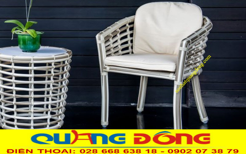 Ghế dùng cho sân vườn ngoài trời bằng nhựa giả mây đan thủ công