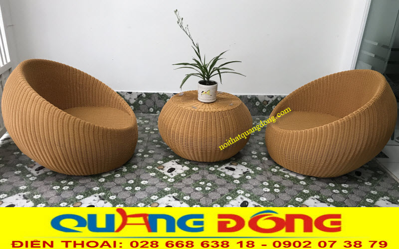 Bàn ghế giả mây QD-306|Bàn ghế ngoài trời. Bộ bàn ghế ngoài trời vô cùng bền, kiểu dáng trứng đẹp mắt đan sợi nhựa tròn 3ly, khung bàn ghế bền chắc.