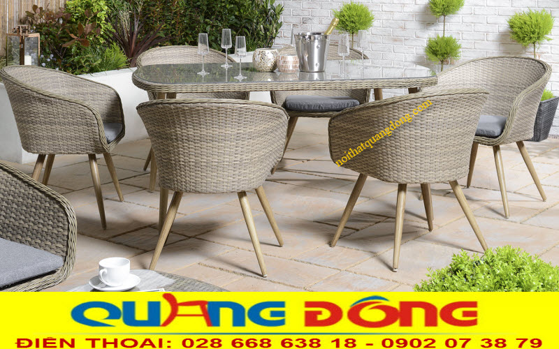 Bộ bàn ghế màu xám vẻ đẹp bình yên, đan mây nhựa mộc mạc kết hợp cùng lối thiết kế sang trọng.