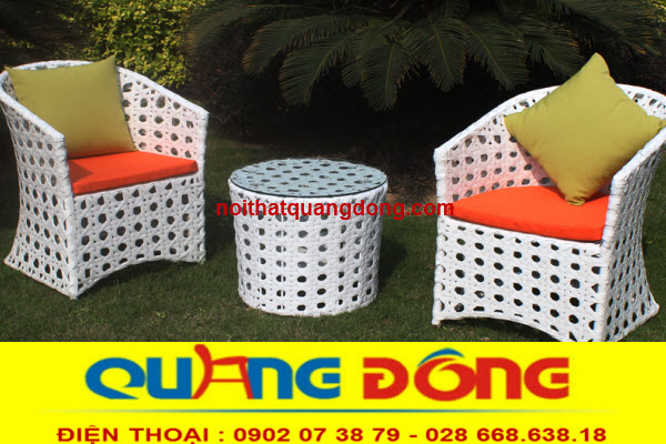 B&agrave;n ghế nhựa giả m&acirc;y QD-343, đan m&acirc;y nhựa kiểu mắt c&aacute;o, sang trọn, bền chắc d&agrave;nh cho resort cao cấp.