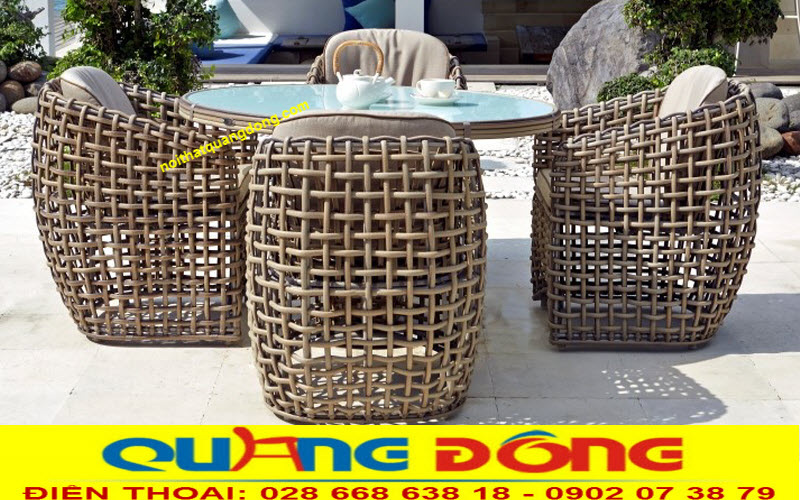 B&agrave;n ghế giả m&acirc;y QD-365 bền đẹp, tuổi thọ tr&ecirc;n chục năm với phong c&aacute;ch sofa, b&agrave;n ghế sofa ngo&agrave;i trời.