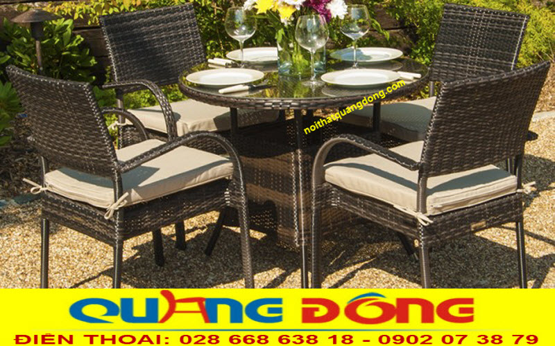 B&agrave;n ghế giả m&acirc;y QD-376 đan nhựa giả m&acirc;y bản dẹp, chất lượng cao, khung th&eacute;p kh&ocirc;ng gỉ s&eacute;t.