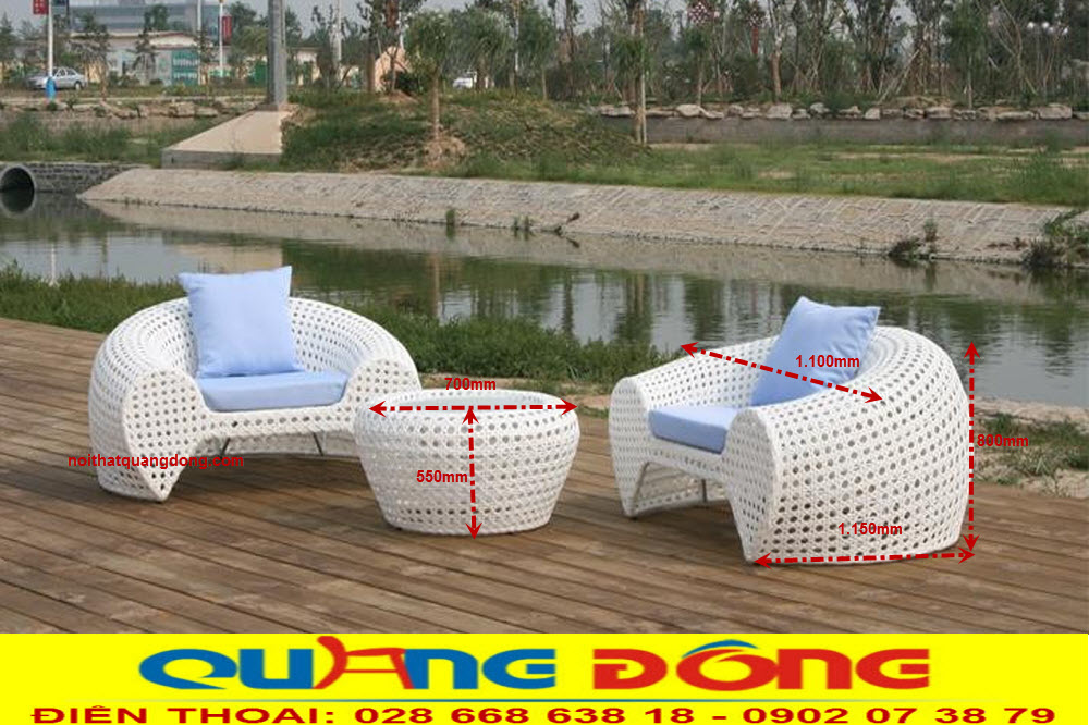 B&agrave;n ghế nhựa giả m&acirc;y QD-2025  đẹp v&agrave; tinh tế với thiết kế ấn tượng đem lại sức h&uacute;t cho kh&ocirc;ng gian. B&agrave;n ghế m&acirc;y nhựa QD-2025 được đan bằng sợi nhựa giả m&acirc;y m&agrave;u trắng, si&ecirc;u bền đẹp được đảm bảo cao nhất về chất lượng.