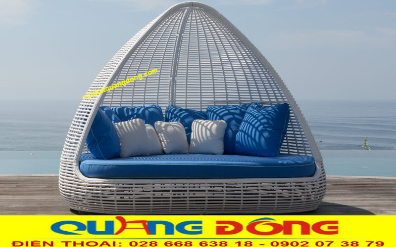 Giường tắm nắng QD-533, một sản phẩm ghế nằm hồ bơi nhựa giả mây, ghế thư giãn kiểu dáng trẻ trung, nghệ thuật.