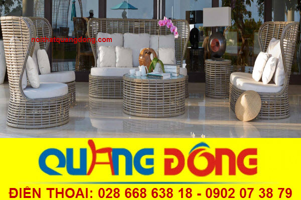Sofa ph&ograve;ng kh&aacute;ch nhựa giả m&acirc;y QD-654 phong c&aacute;ch giả m&acirc;y tre với sợi nhựa bản to, thiết kế đẹp, ấn tượng.
