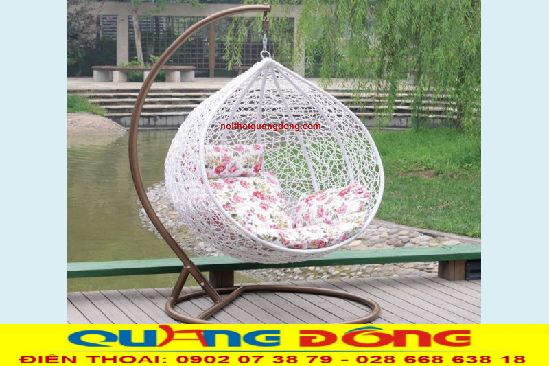 X&iacute;ch đu m&acirc;y nhựa QD-411 được l&ecirc;n khung th&eacute;p ống sơn tĩnh điện d&agrave;y 2.1 ly, k&iacute;ch thước thoải m&aacute;i, mẫu m&atilde; đẹp , m&agrave;u sắc h&agrave;i h&ograve;a, điểm nhấn cho s&acirc;n vườn, ban c&ocirc;ng.