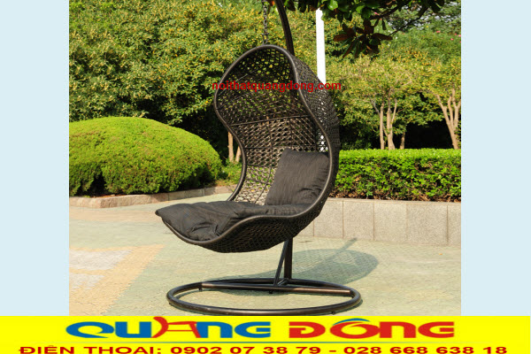 X&iacute;ch đu nhựa giả m&acirc;y QD-413 d&agrave;nh cho s&acirc;n vườn, c&aacute;c kh&ocirc;ng gian resort, kh&aacute;ch sạn, m&agrave;u đen, đan mắt c&aacute;o