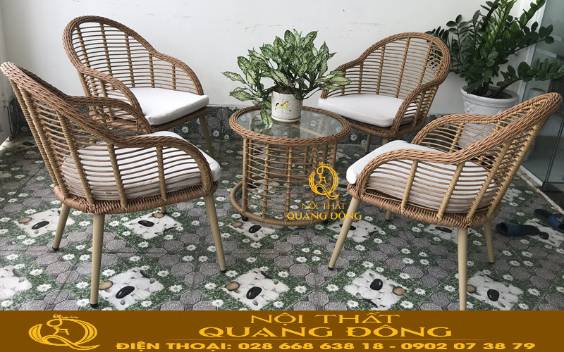 Bàn ghế giả mây đan sợi mây nhựa tròn luôn là sự lựa chọn hàng đầu, khi khách hàng có nhu cầu mua bàn ghế để sử dụng cho sân vườn