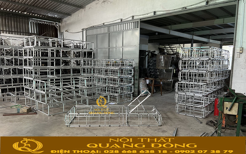 Chọn ghế nằm hồ bơi giả mây có khung được gia công chắc chắn