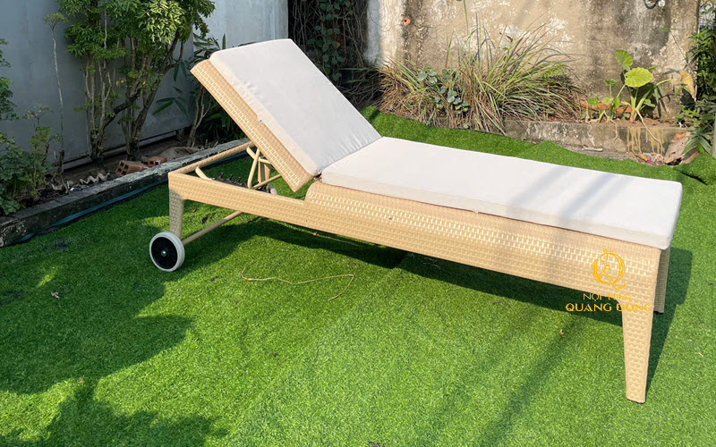 Ghế nằm hồ bơi giả mây QD-1278 với tựa lưng có thể điều chỉnh Phần tựa lưng của ghế nằm hồ bơi QD-1278 có khả năng điều chỉnh thoải mái cho người sử dụng