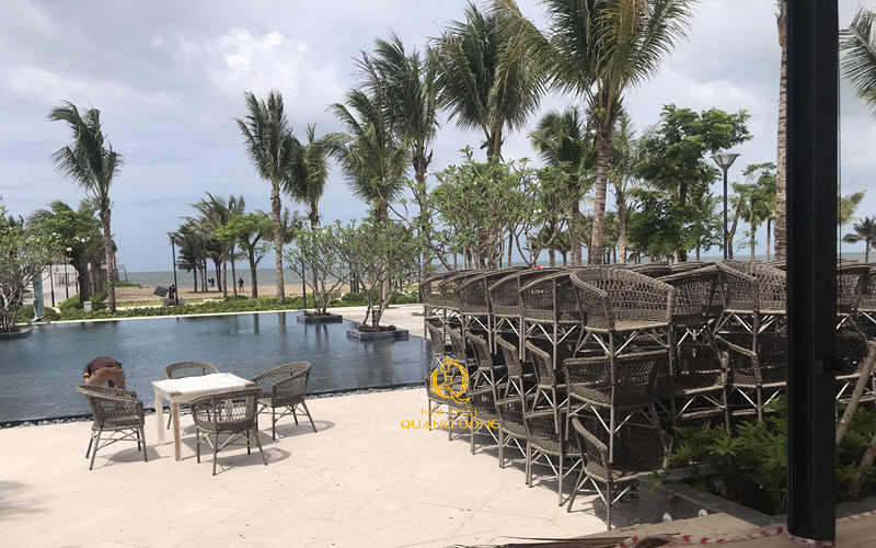 Nội thất Quang Đông bàn giao bàn ghế giả mây QD-2084 tại The Hamptons plaza Hồ Tràm