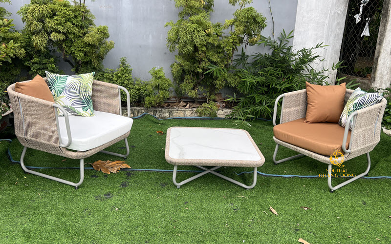 Mặt bàn đá nung kết của bàn ghế giả mây QD-2118