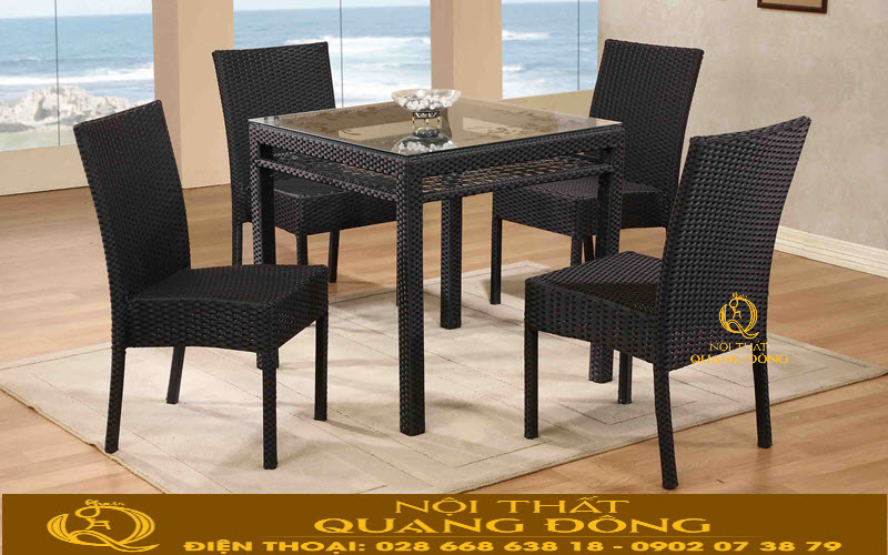 Bàn ghế giả mây QD-397 thiết kế 4 ghế tiện dụng Bàn ghế giả mây QD-397 với 4 ghế có thể trở thành bàn ăn cao cấp, thiết kế tinh tế đi cùng với màu đen đẹp mắt, bàn ghế nhựa giả mây QD-397 có giá thành hợp lý độ bền cao.