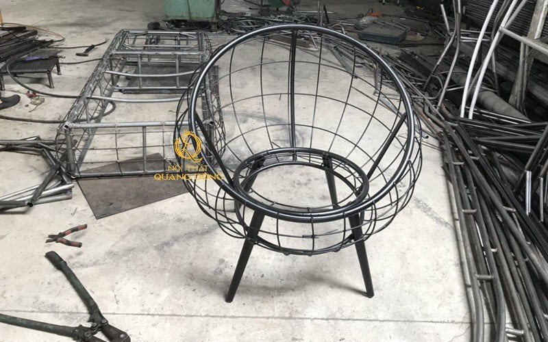 Khung bàn ghế giả mây bằng thép sơn tĩnh điện cao cấp chịu được nắng mưa Khung bàn ghế giả mây bằng thép sơn tĩnh điện tại xưởng Nội thất Quang Đông