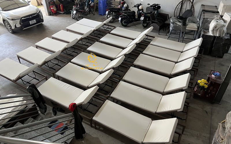 Vệ sinh và bảo quản ghế nằm hồ bơi đúng cách để tăng tuổi thọ sản phẩm